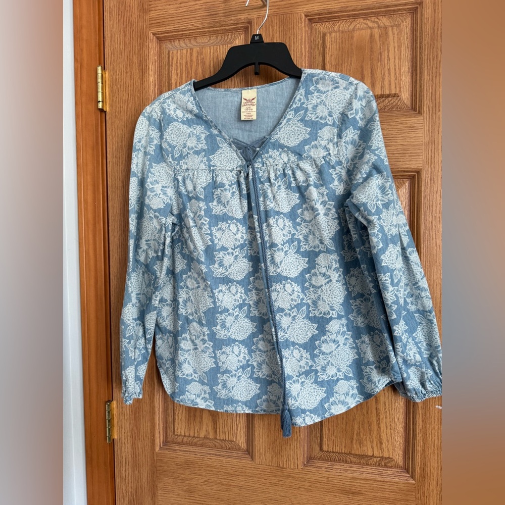 Faded Glory Blue Denim-Look Floral Blouse
